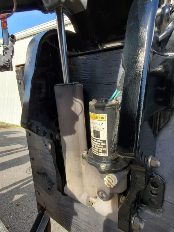 Used 2006 Mercury 50 HP 2-Stroke ELPTO Outboard Motor – 20" Long Shaft – Like New Condition