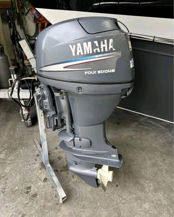 2010 Yamaha 40 HP 4-Stroke 20'' Shaft Remote Steer Outboard Motor - Alpha Marine Outboards