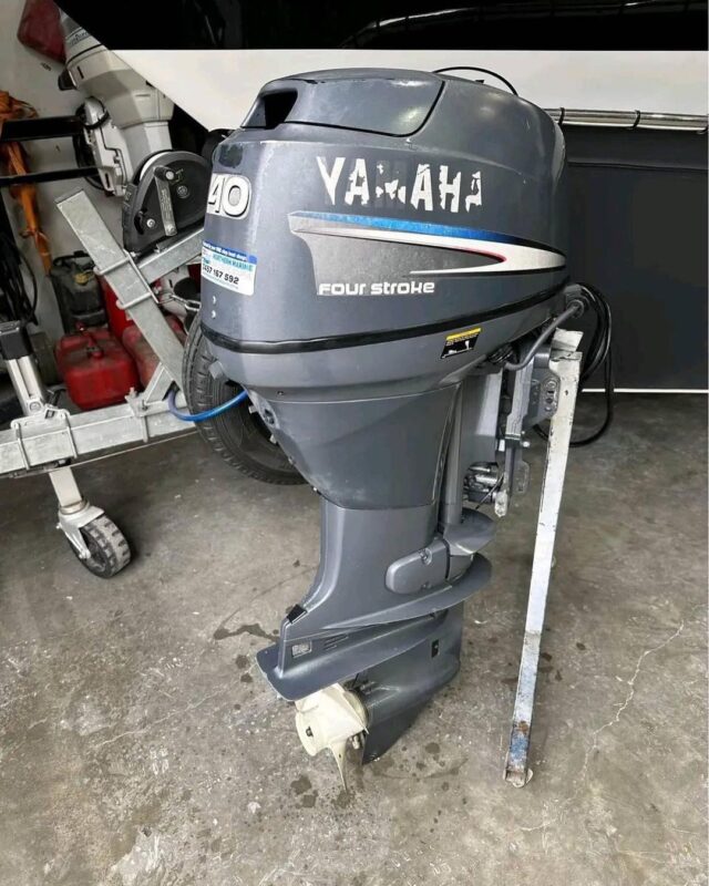 2010 Yamaha 40 HP 4-Stroke 20'' Shaft Remote Steer Outboard Motor - Alpha Marine Outboards
