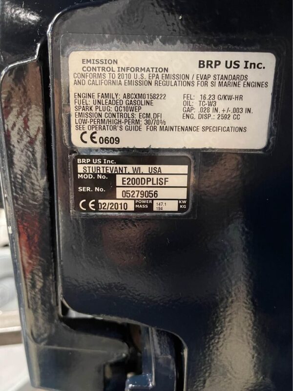 Used 2011 Evinrude E-TEC 200 HP 2-Stroke Outboard Motor – 20" Shaft – Like New – Black