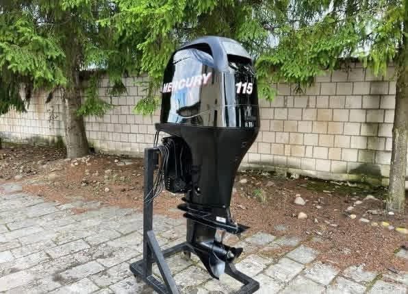Used 2011 Mercury F115 115 HP 4-Stroke Outboard Motor – 20" Shaft – 300 Hours – Excellent Condition