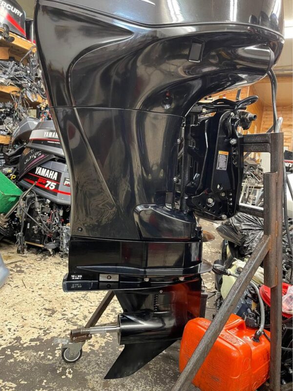 2011 Mercury Verado 150 HP 4-Stroke 20” Shaft Outboard Motor - Alpha Marine Outboards