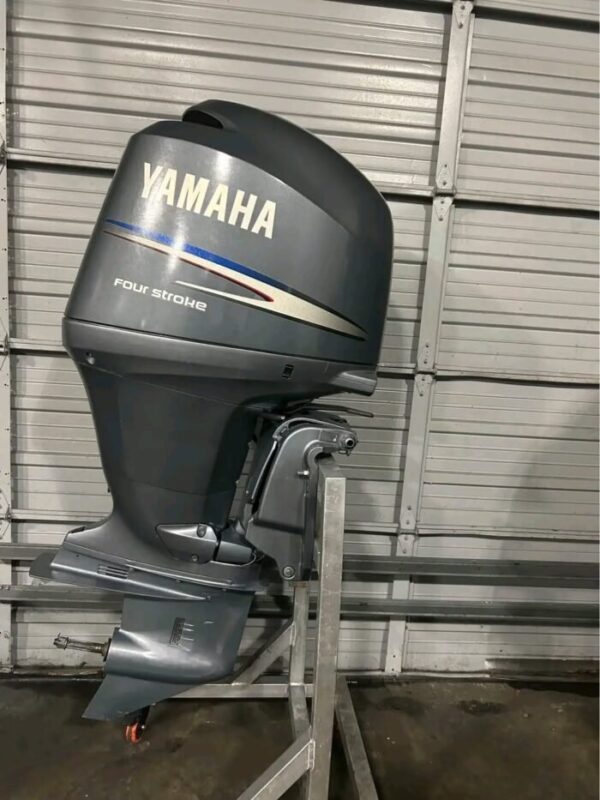 Used 2012 Yamaha F150 150 HP 4-Stroke EFI Outboard Motor – 20" Shaft – Controls Included – Strong Compression