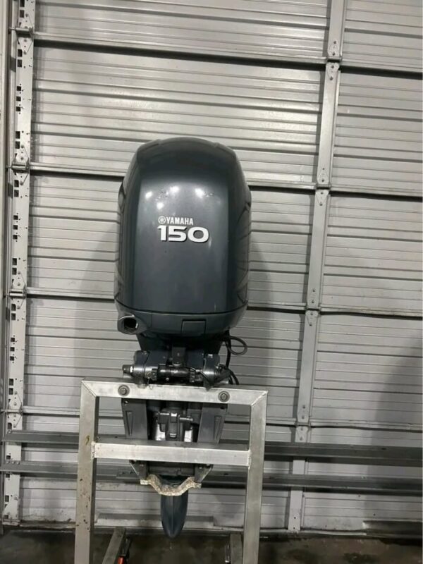 Used 2012 Yamaha F150 150 HP 4-Stroke EFI Outboard Motor – 20" Shaft – Controls Included – Strong Compression