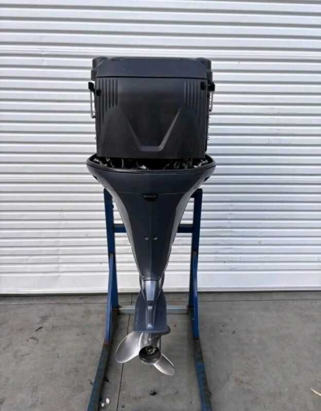 Used 2012 Yamaha F225 225 HP 4-Stroke EFI Outboard Motor – 25" XL Shaft – 950 Hours – New Genuine Yamaha Gearbox – DEC Controls