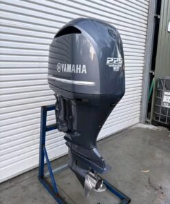Used 2012 Yamaha F225 225 HP 4-Stroke EFI Outboard Motor – 25″ XL Shaft – 950 Hours – New Genuine Yamaha Gearbox – DEC Controls
