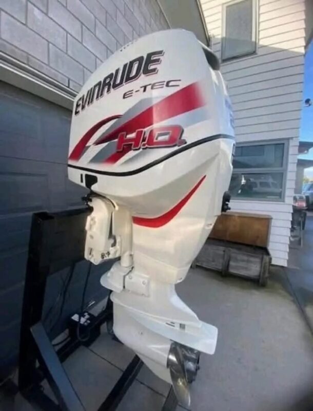 Used 2013 Evinrude E-TEC 250 HP H.O. 3.4L V6 Outboard Motor – 25" Shaft – 220 Hours – Complete Rigging Package