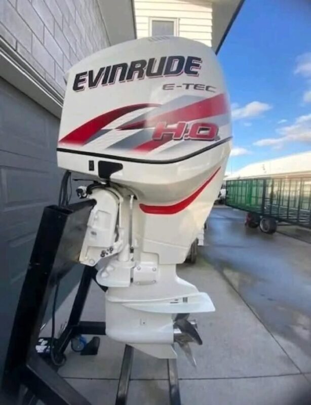 Used 2013 Evinrude E-TEC 250 HP H.O. 3.4L V6 Outboard Motor – 25" Shaft – 220 Hours – Complete Rigging Package