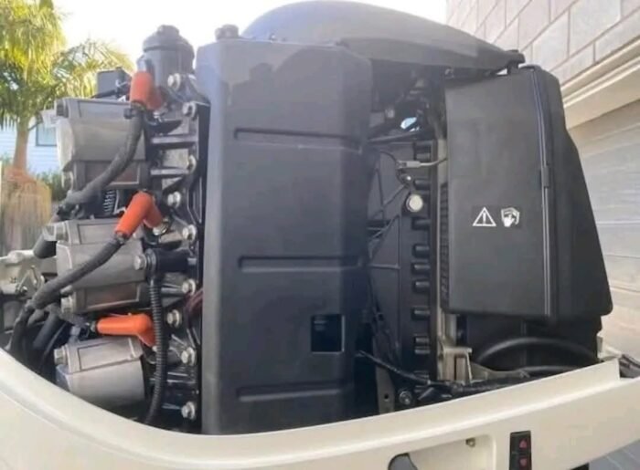 Used 2013 Evinrude E-TEC 250 HP H.O. 3.4L V6 Outboard Motor – 25" Shaft – 220 Hours – Complete Rigging Package