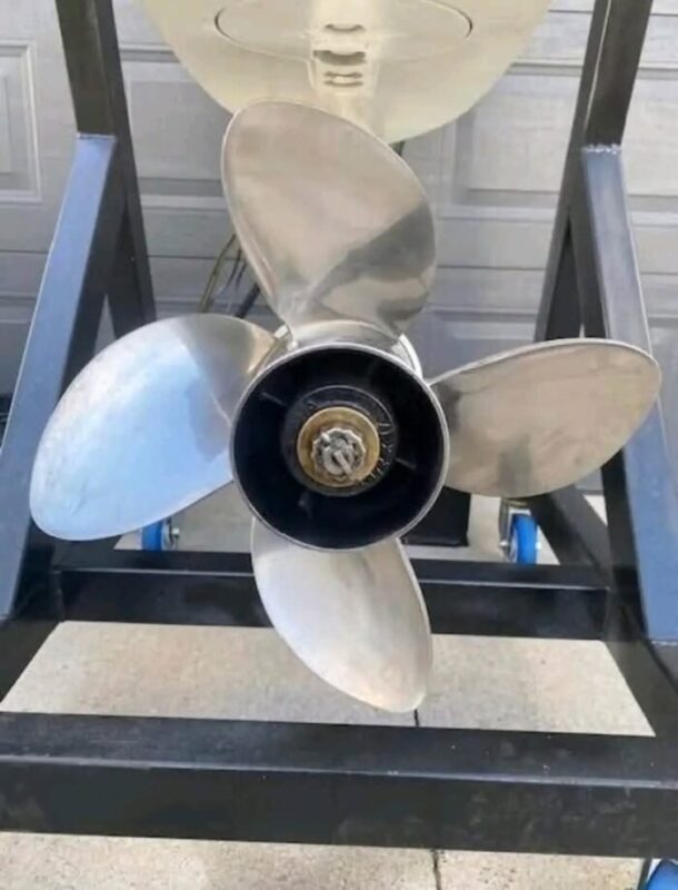 Used 2013 Evinrude E-TEC 250 HP H.O. 3.4L V6 Outboard Motor – 25" Shaft – 220 Hours – Complete Rigging Package