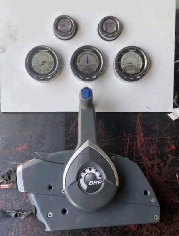Used 2013 Evinrude E-TEC 250 HP H.O. 3.4L V6 Outboard Motor – 25" Shaft – 220 Hours – Complete Rigging Package