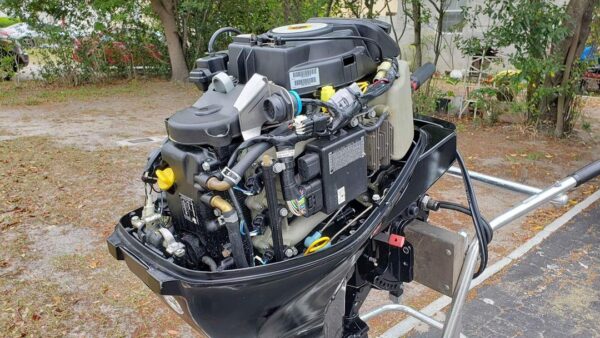 Used 2013 Mercury 25 HP 4-Stroke EFI Outboard Motor – 25" Shaft – 283 Hours – Power Trim & Tilt – Controls Included