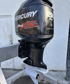 Used 2017 Mercury 250 HP Pro XS OptiMax 2-Stroke Outboard Motor – 20″ Shaft – 151 Hours – 110–115 PSI Compression – Torque Master II
