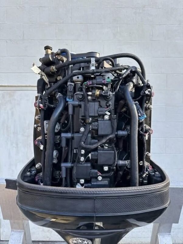 Used 2017 Mercury 250 HP Pro XS OptiMax 2-Stroke Outboard Motor – 20" Shaft – 151 Hours – 110–115 PSI Compression – Torque Master II