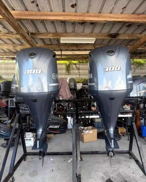 2017 twin Yamaha 300hp 4-Stroke 25” Shaft - Alpha Marine Outboards