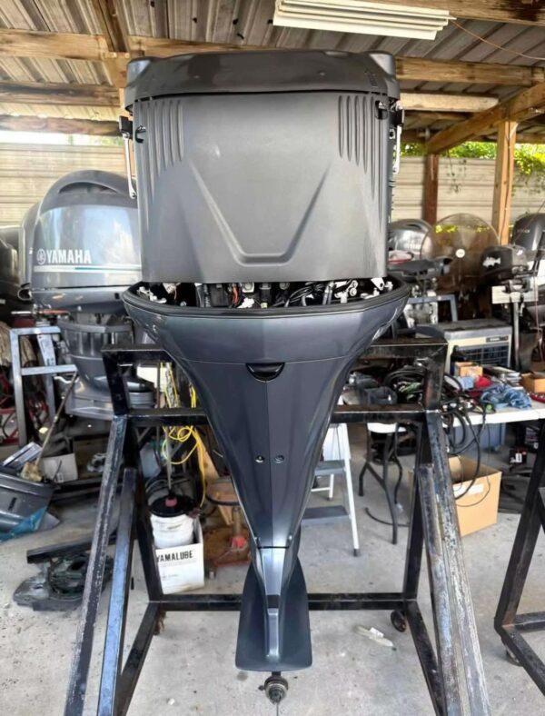 2017 twin Yamaha 300hp 4-Stroke 25” Shaft - Alpha Marine Outboards