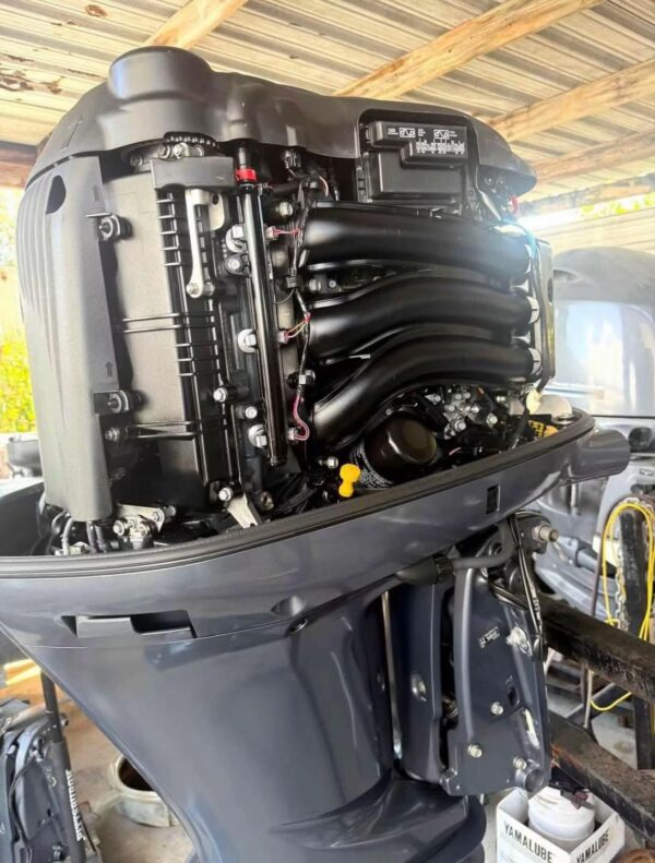 2017 twin Yamaha 300hp 4-Stroke 25” Shaft - Alpha Marine Outboards
