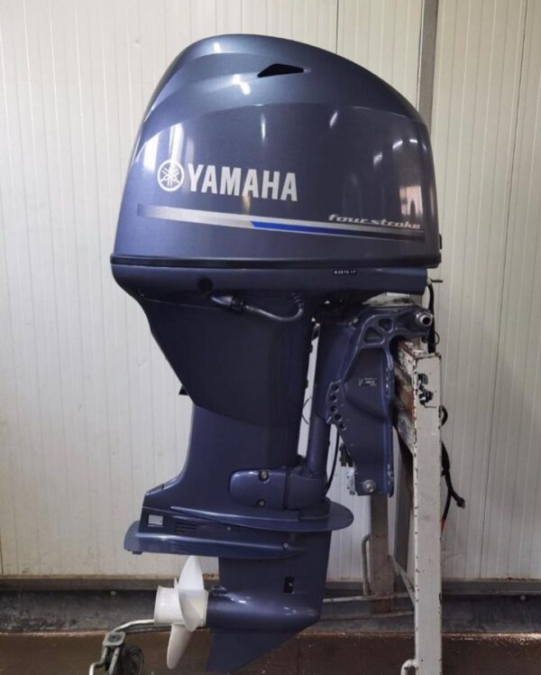 Used 2017 Yamaha 40 HP 4-Stroke Outboard Motor – 20" Shaft – 137 Hours – Remote Steer