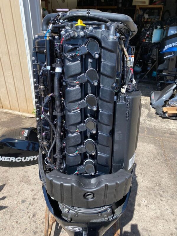Used 2018 Mercury Verado Pro 200 HP 4-Stroke Outboard Motor – 20" Shaft – 75 Hours – Supercharged 2.6L Inline-6 – Fully Serviced