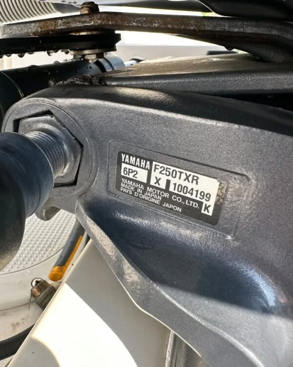 Used 2018 Yamaha 250 HP 4-Stroke Outboard Motor – 20" Shaft – 500 Hours