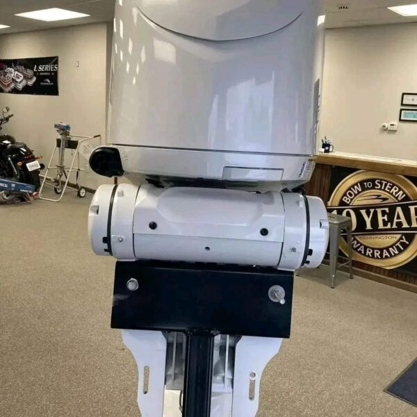 2018 Yamaha 300 HP EFI 4-Stroke Outboard Motor - Alpha Marine Outboards