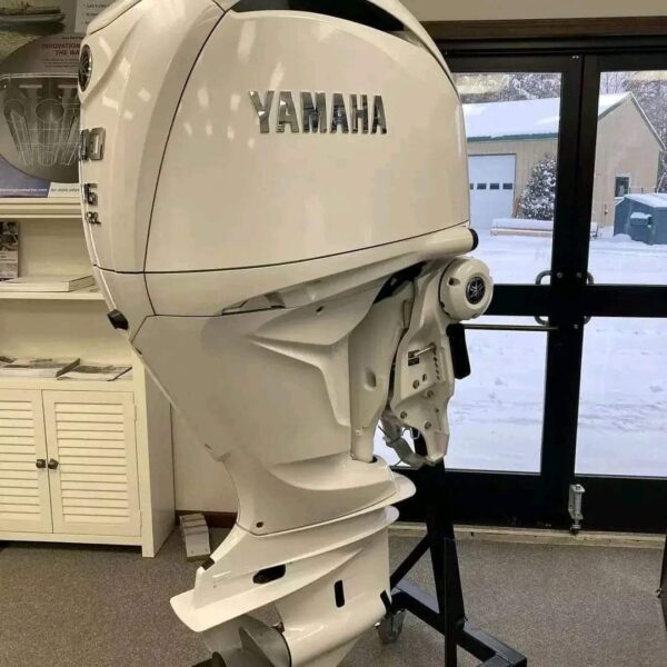 2018 Yamaha 300 HP EFI 4-Stroke Outboard Motor - Alpha Marine Outboards