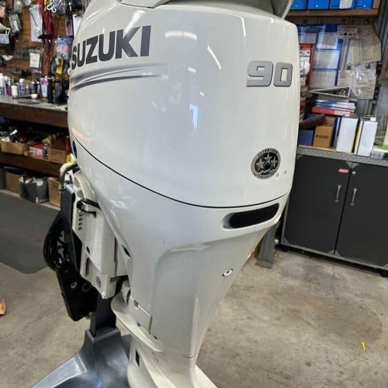 Used 2020 Suzuki DF90A 90 HP 4-Stroke EFI Outboard Motor – 20" Shaft – 22 Hours – Power Trim & Tilt – Side-Mount Controls