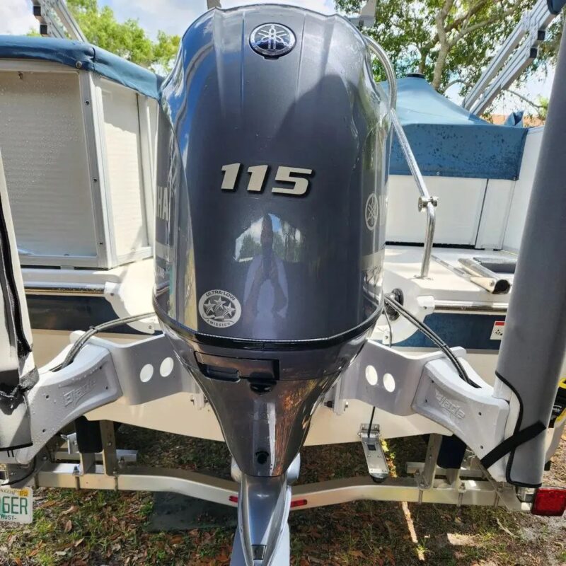 Used 2021 Yamaha 115 HP 4-Stroke Outboard Motor – 20" Shaft – 32 Hours