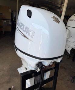 Used Suzuki DF140B 140 HP 4-Stroke Outboard Motor – 20" Shaft – 197 Hours – White – Complete Rigging Package