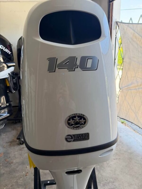Used Suzuki DF140B 140 HP 4-Stroke Outboard Motor – 20" Shaft – 197 Hours – White – Complete Rigging Package