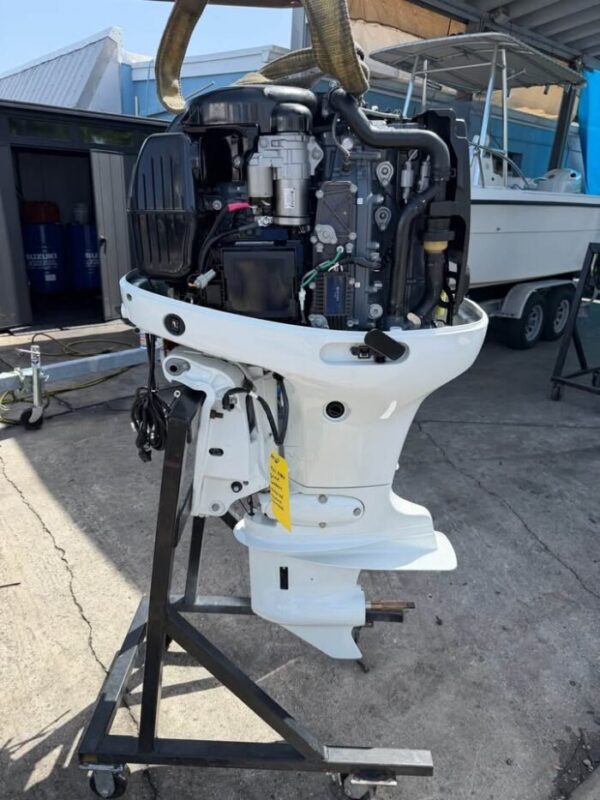 Used Suzuki DF140B 140 HP 4-Stroke Outboard Motor – 20" Shaft – 197 Hours – White – Complete Rigging Package