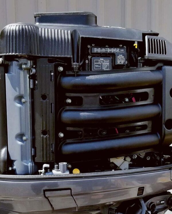 Twin 2006 Yamaha 250 HP 4-Stroke Outboard Motors – 25" Shafts – 557/558 Hours