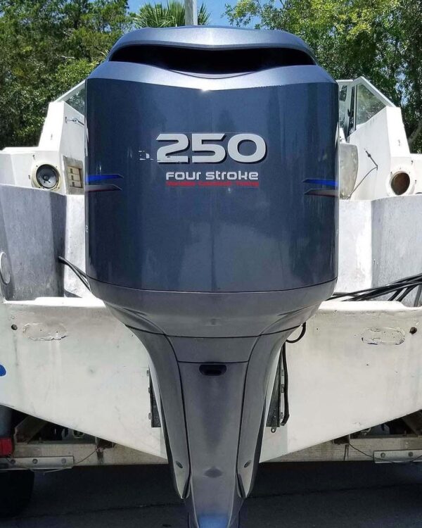 Twin 2006 Yamaha 250 HP 4-Stroke Outboard Motors – 25" Shafts – 557/558 Hours