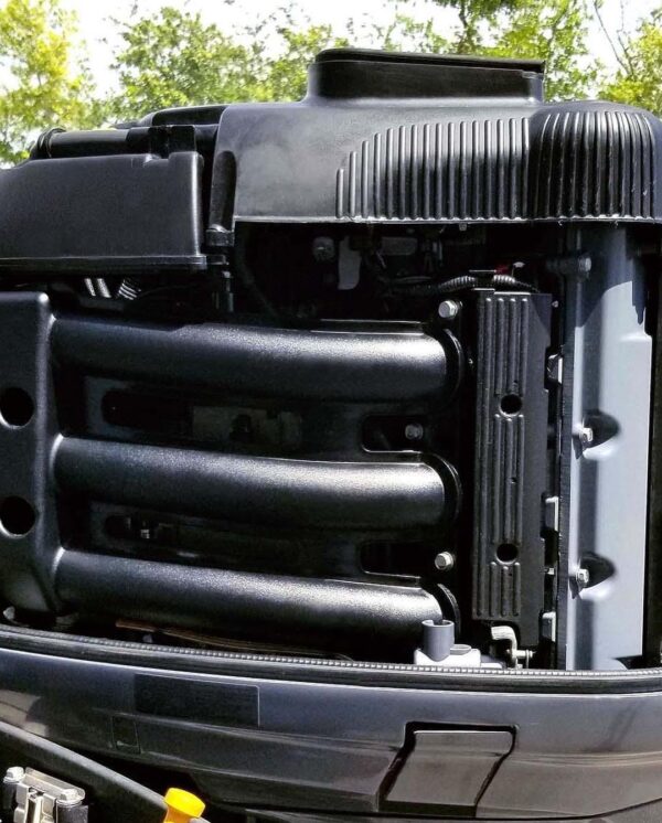 Twin 2006 Yamaha 250 HP 4-Stroke Outboard Motors – 25" Shafts – 557/558 Hours