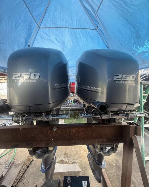 Twin Yamaha 250. 30” 2006 models Complete controls - Alpha Marine Outboards