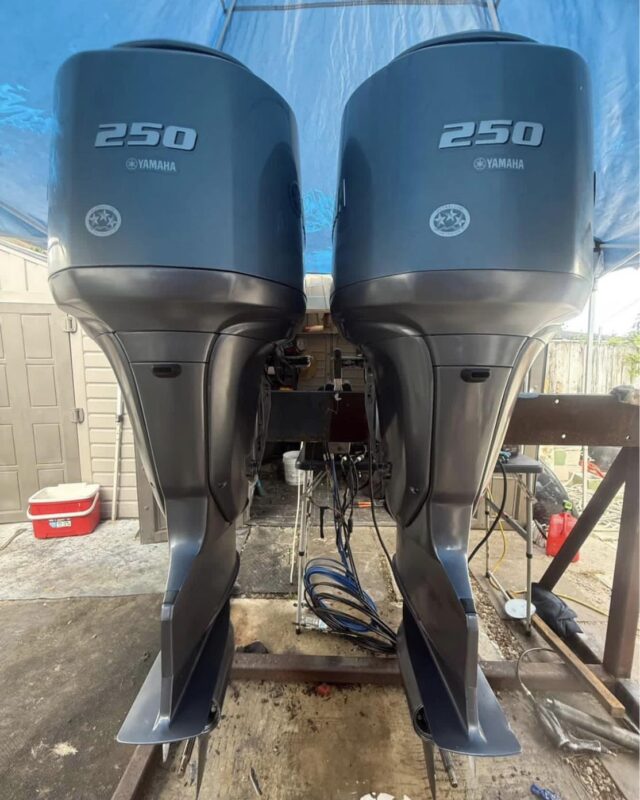 Twin Yamaha 250. 30” 2006 models Complete controls - Alpha Marine Outboards