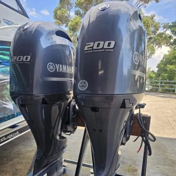 Twin Yamaha F200hp 4 stroke-electric controls - Alpha Marine Outboards