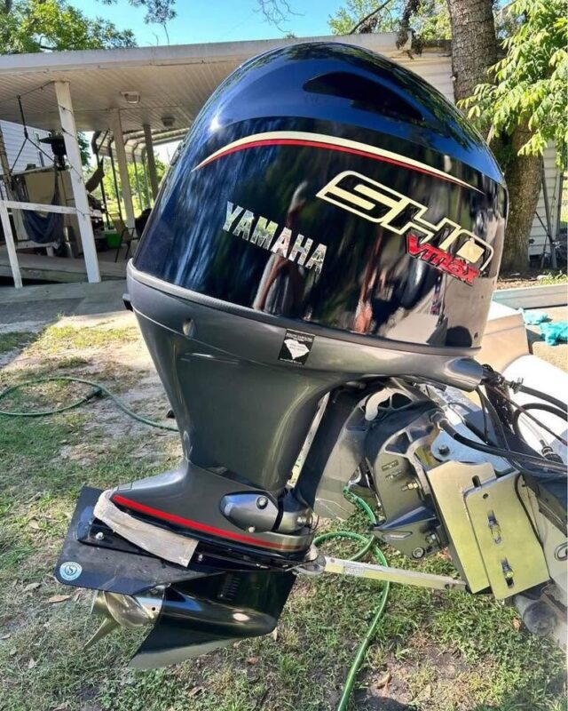 Used Yamaha VF115 VMAX SHO 115 HP 4-Stroke Outboard Motor – 20" Shaft – 30 Hours – Complete Controls & Accessories